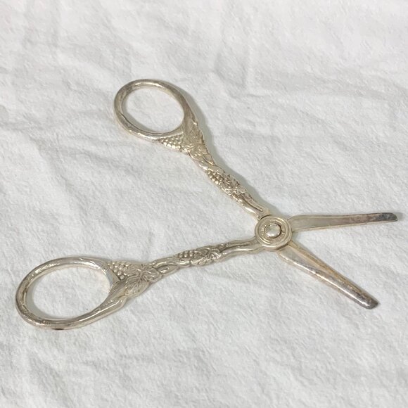 Vintage Mema Sweden Grape Small Sewing Scissors – Silver Plated – Original Box - Picture 7 of 9